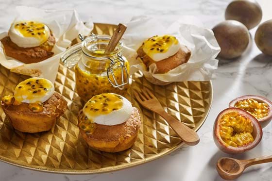 Muffins with passion fruit