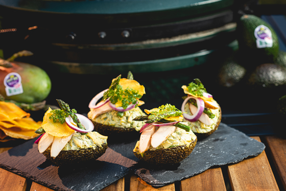 Avocado salad with grilled green asparagus