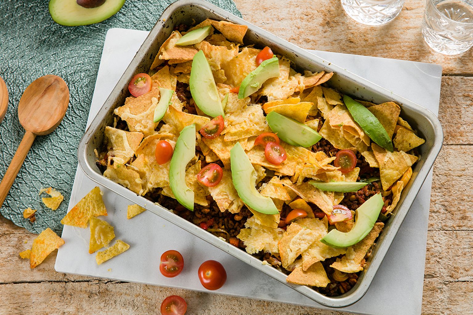 Nachos mit Hackfleisch und Avocado