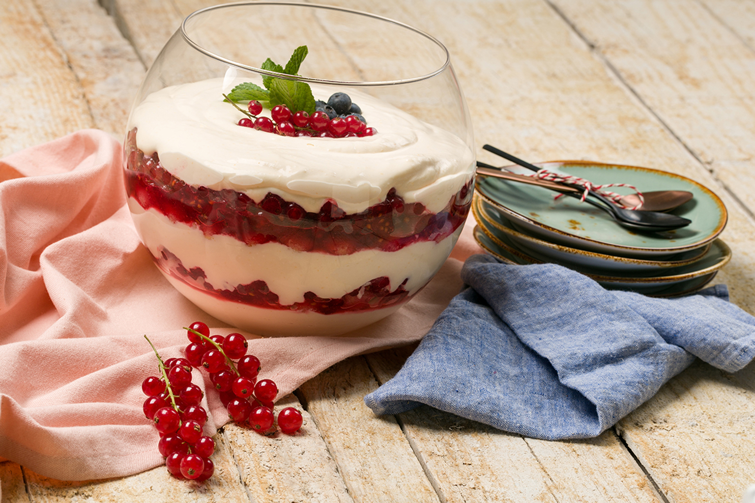 Rote Johannisbeeren-Trifle