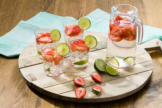 Fruit water with strawberries