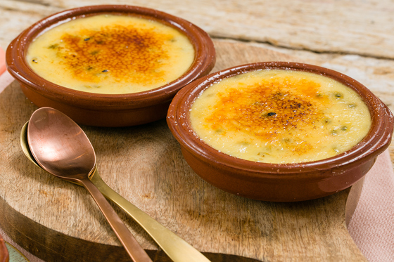 Crème Brûlée mit Passionsfrüchten