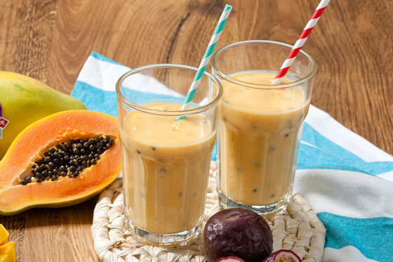 Passievrucht Smoothie Met Mango En Papaja