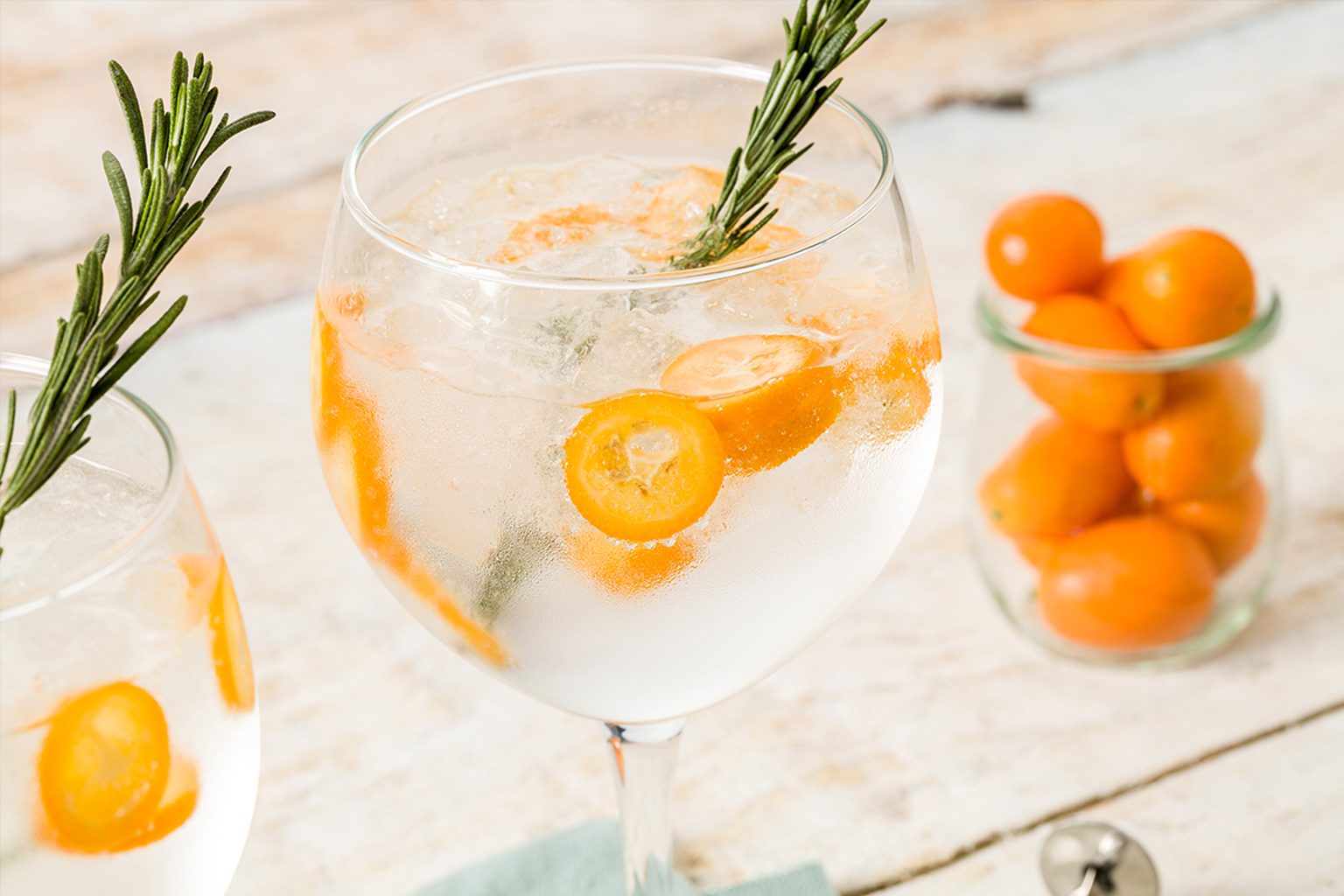 Gin Tonics Met Kumquats