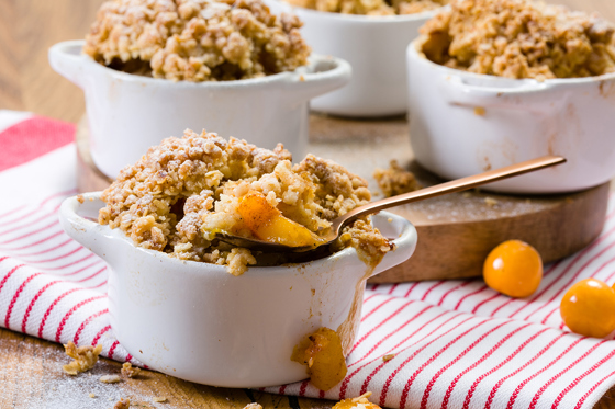 Physalis berry crumble