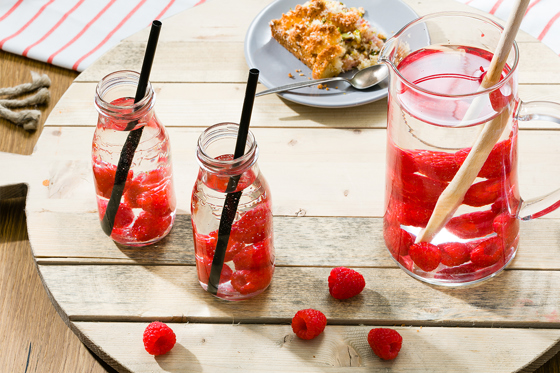 Früchtewasser mit Himbeeren