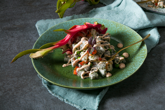 Pitahaya mit Garnelensalat-Füllung